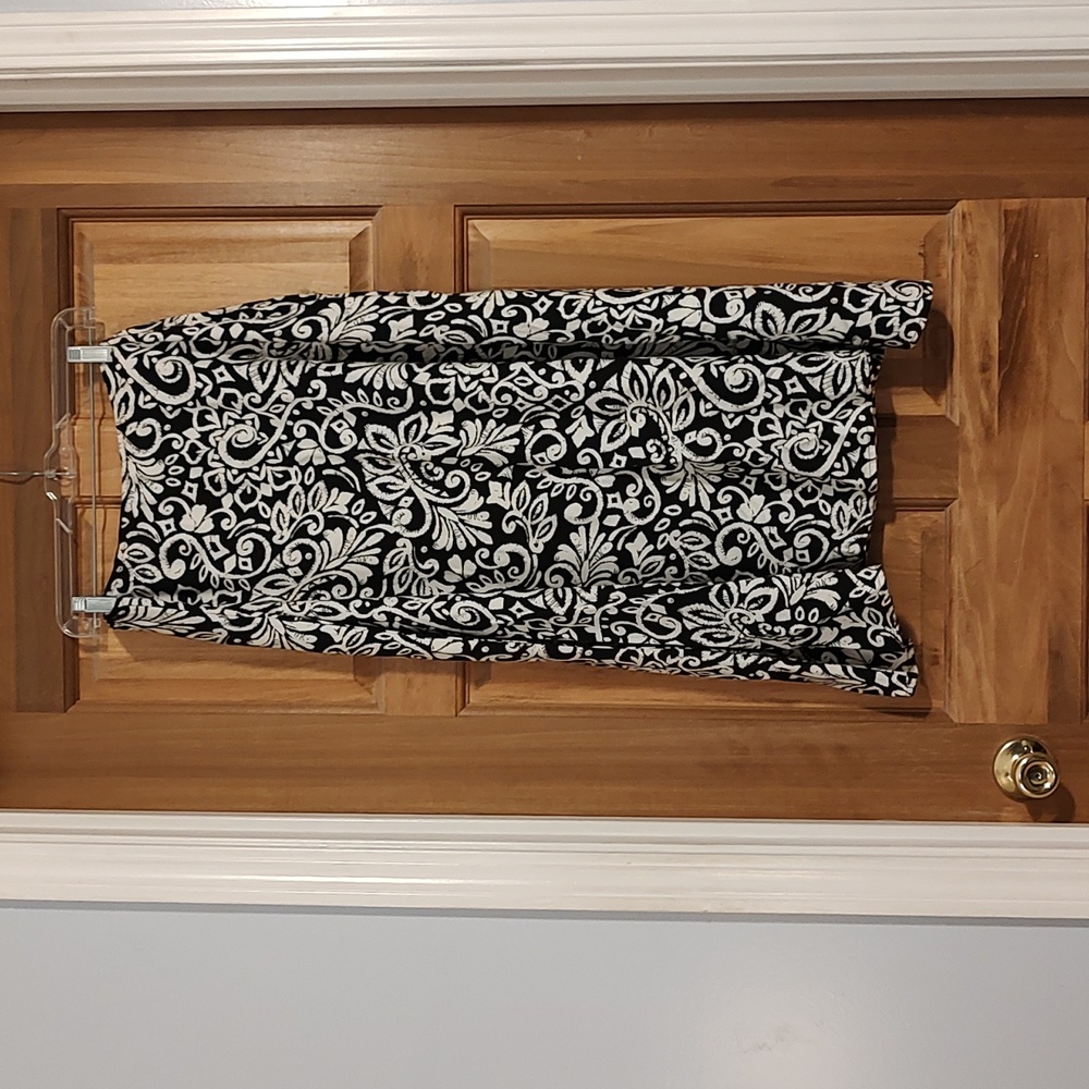 Long, black and white skirt, size 16